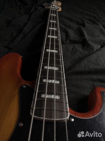 Бас гитара foix