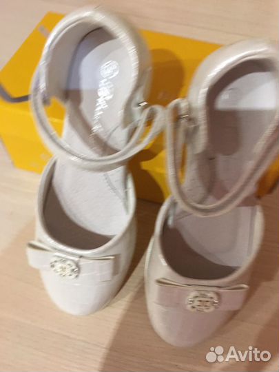 Туфли для девочки белые 30 размер
