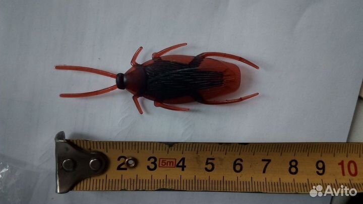 Таракан пластиковый прикол сувенир