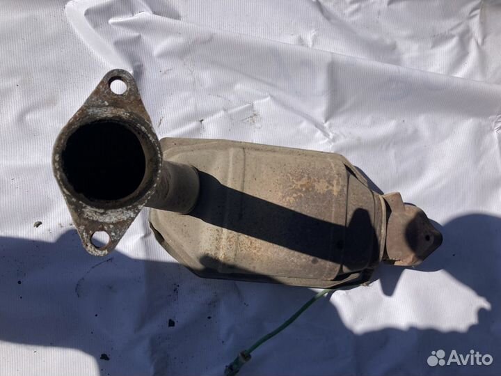 Выпускной коллектор на ford фокус1 1.8