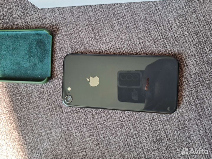 iPhone 8, 64 ГБ