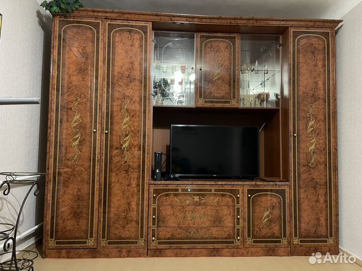Стенка в гостинную