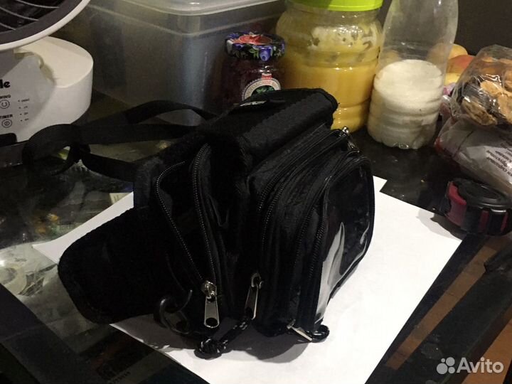 Сумка на плечо. с магнитами или на бак мото