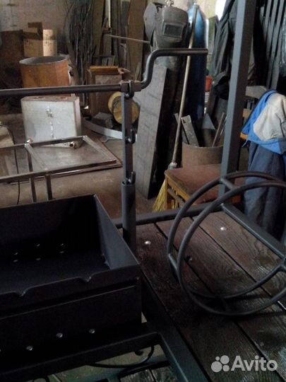 Мангал 4 мм с крышей и рабочей зоной