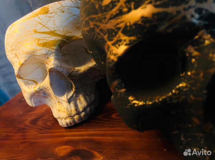 Кашпо череп черный с золотом и бронзой