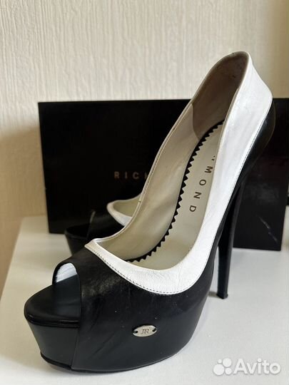 Туфли John Richmond