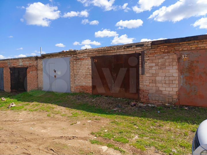 Гараж, > 30 м²