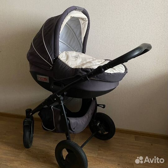 Коляска Zippy, универсальная 3 в 1