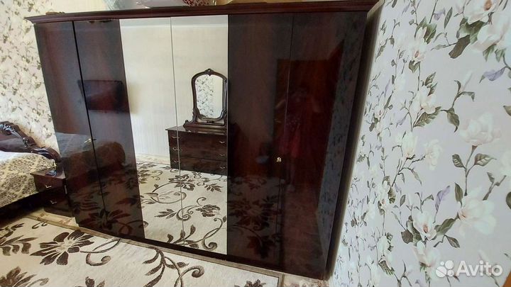 Спальный гарнитур