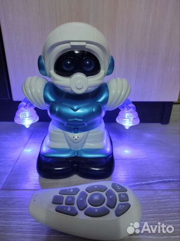 Игрушка робот с пультом