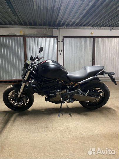 Ducati monster 821 dark