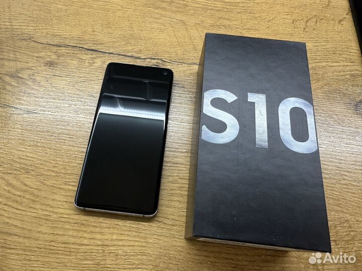 Samsung Galaxy S10, 8/128 ГБ