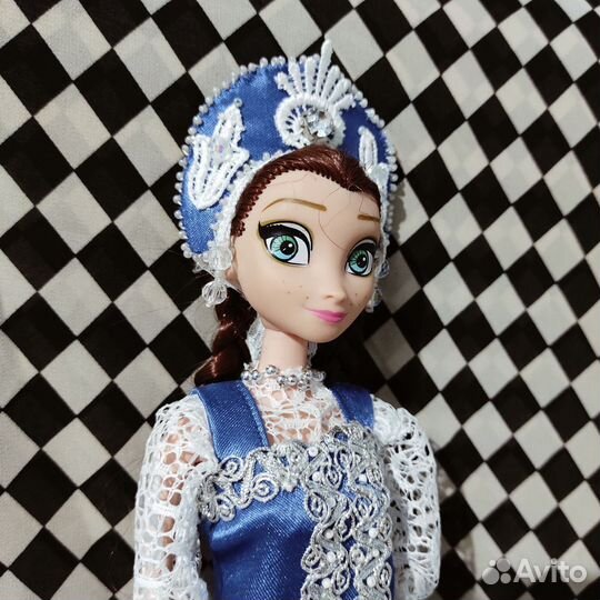 Кукла Анна из мультфильма 
