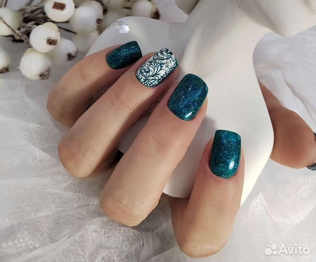 Маникюр и педикюр