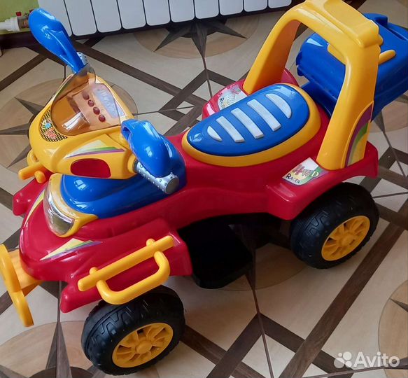 Детский квадроцикл на аккумуляторе