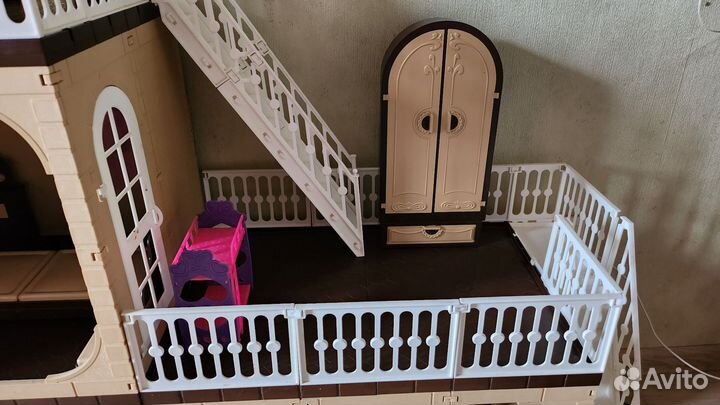 Домик кукольный 