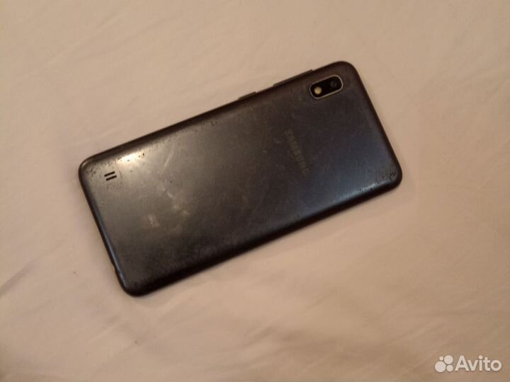 Samsung Galaxy A10, 2/32 ГБ