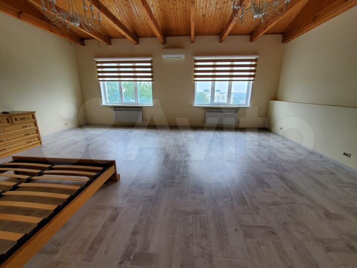 3-к. квартира, 119,5 м², 4/5 эт.