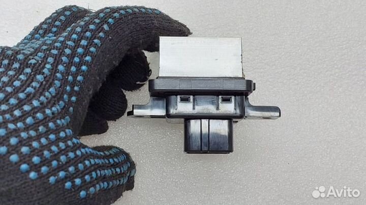 Резистор отопителя Mitsubishi Outlander GF2W 4B11