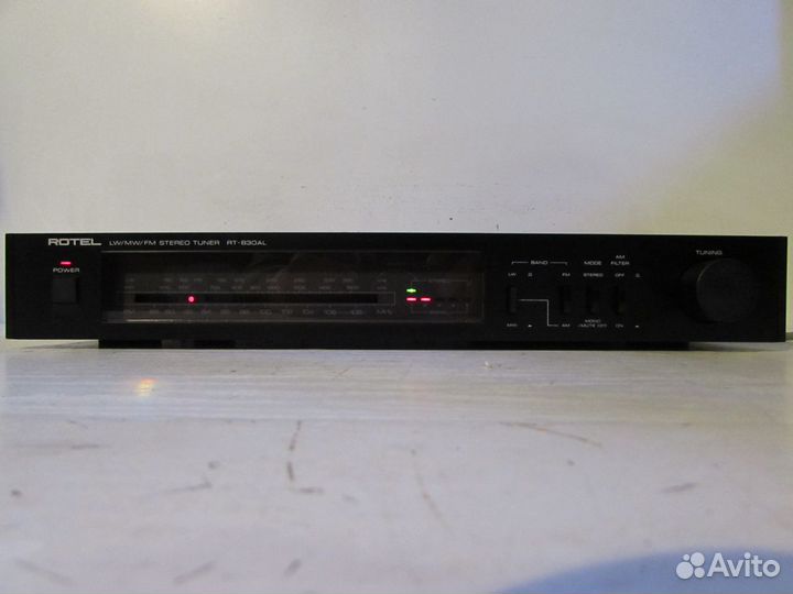 Rotel RT-830A Стерео Тюнер