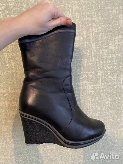 Сапоги женские Libellen кожаные с мехом 38 размер