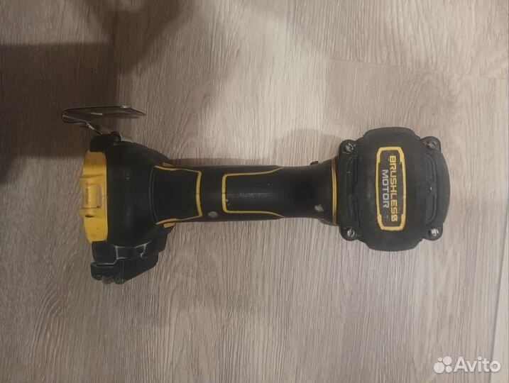 Винтовёрт (шуруповёрт, гайковёрт) DeWalt 850