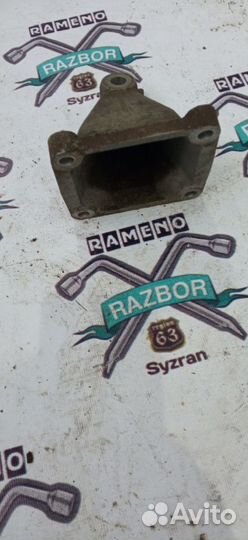 Кронштейн (крепление) левый SsangYong Rexton