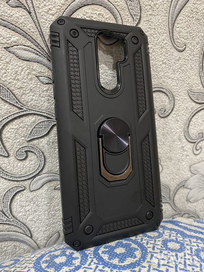 Чехлы на телефон