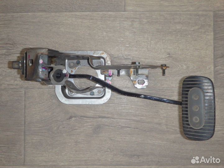 Педаль тормоза March Марч К12