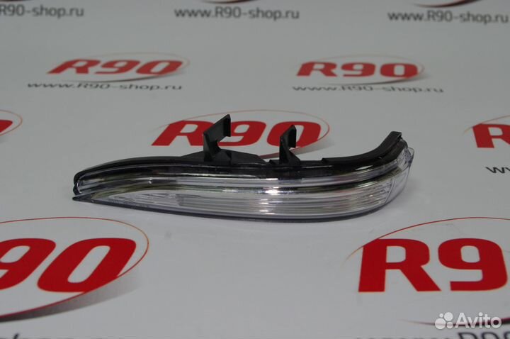 Повторитель поворота левый Веста в зеркало