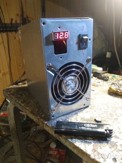 Зарядное устройство-автомобильное