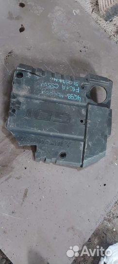 Крышка двигателя на Mitsubishi Lancer 9