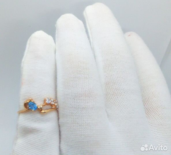 Кольцо с синтетическим камнем Золото