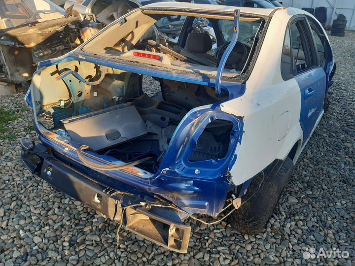 Chevrolet lacetti задние крылья седана