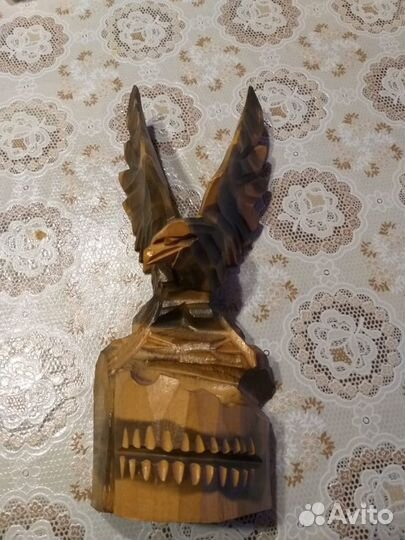 Статуэтка орла