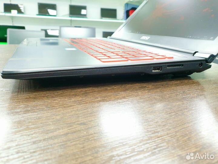 Игровой ноутбук msi в отличном