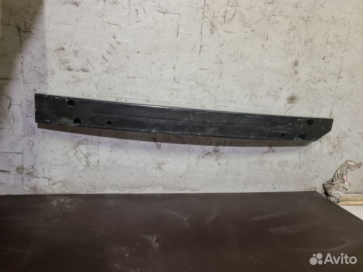 Усилитель заднего бампера Nissan Tiida C11