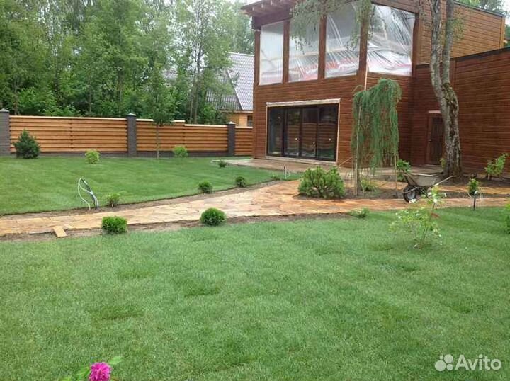 Укладка рулонного газона