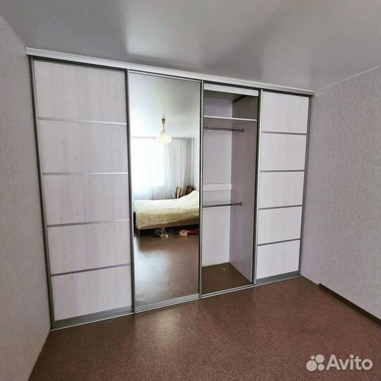 Современный шкаф купе