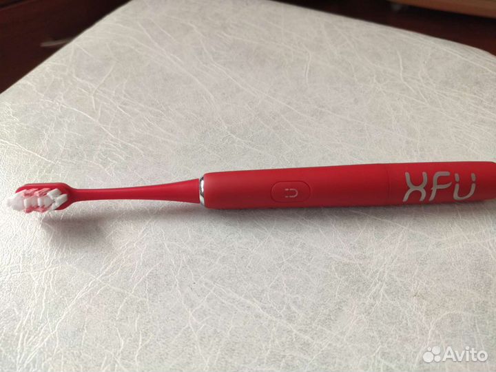 Электрическая зубная щетка XFU