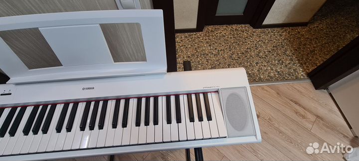 Электронное пианино Yamaha Piaggero np-12wh