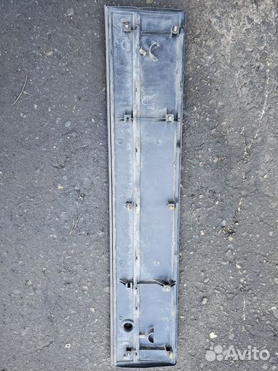 Накладка крышки багажника toyota corolla AE100