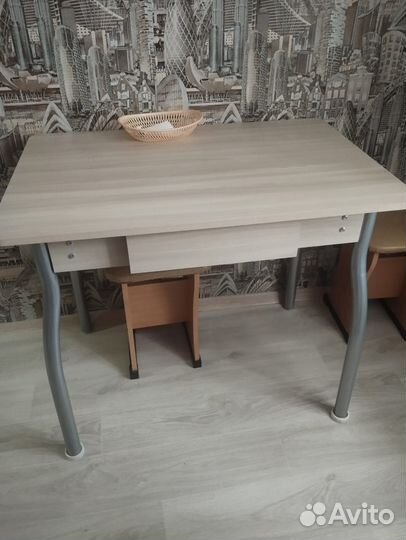 Кухонный стол бу