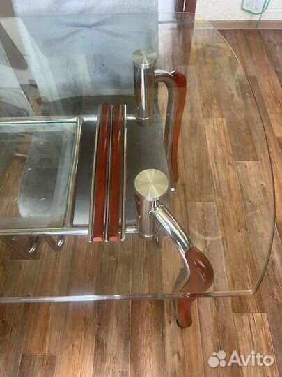 Кухонный стол стеклянный