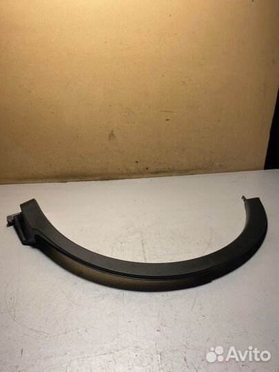 Накладка крыла задняя правая Toyota Rav4 XA40
