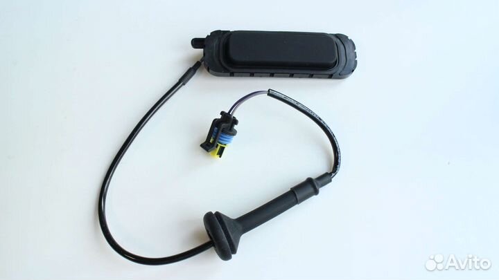 Кнопка открытия багажника Tahoe Escalade