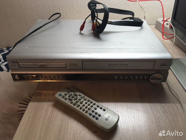 Видеомагнитофон LG - dc366