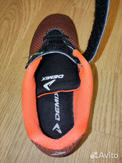 Детские футбольные бутсы сороконожки