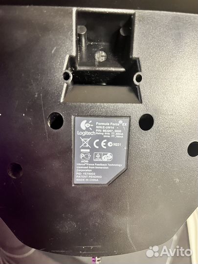 Игровой руль с педалями Logitech