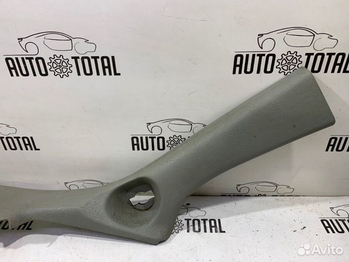 Накладка порога правая Renault Symbol K7JA700 2005